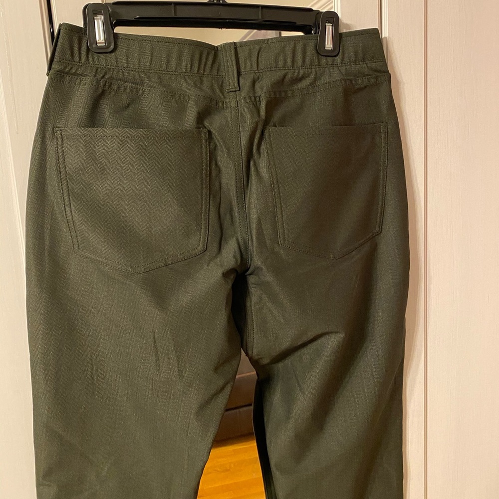Under armour golf pants (new with tags)